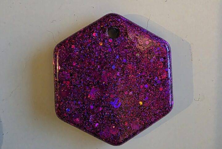 Hexagon glitter tag Lou
