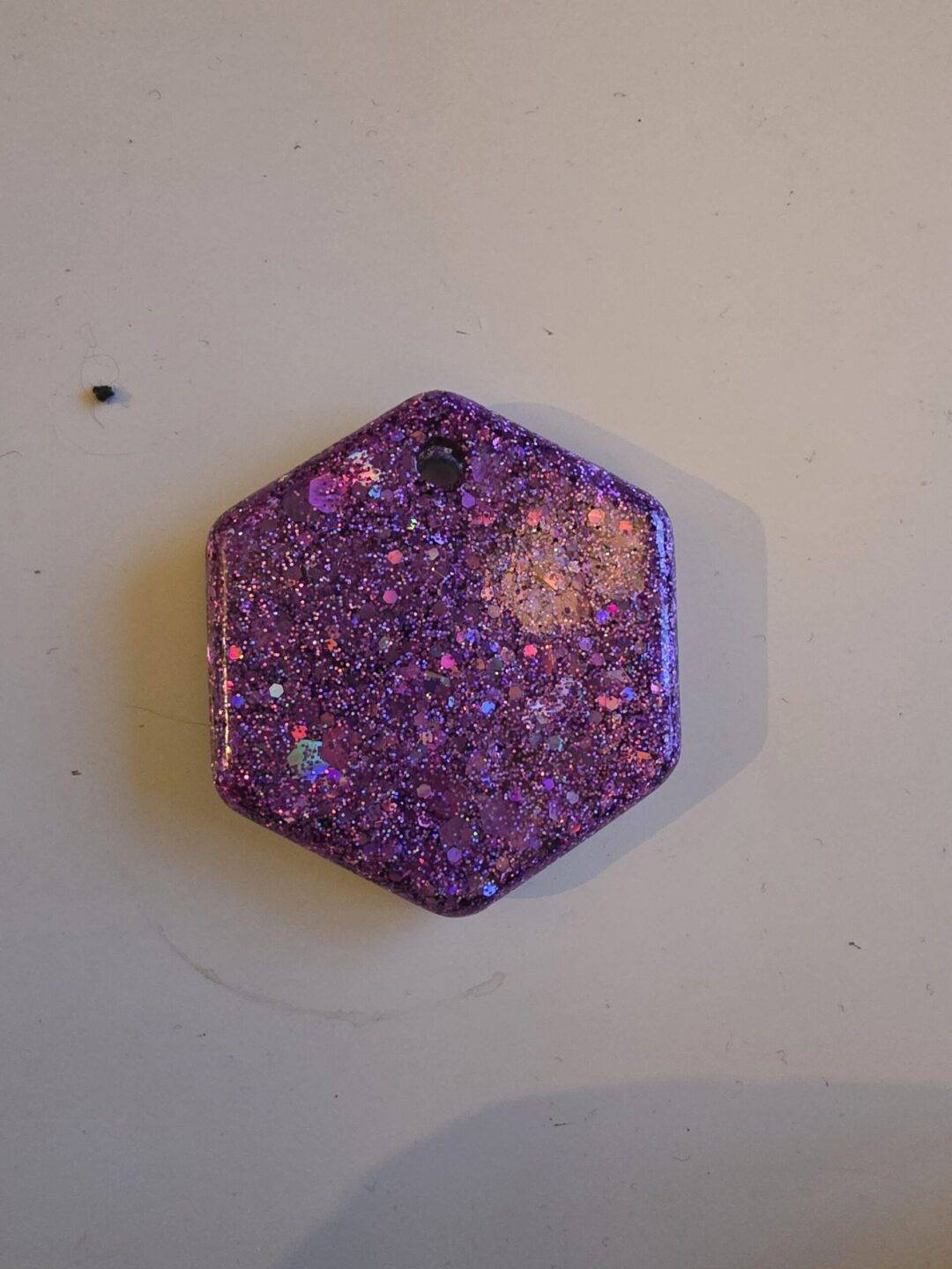 Hexagon glitter tag Bibi