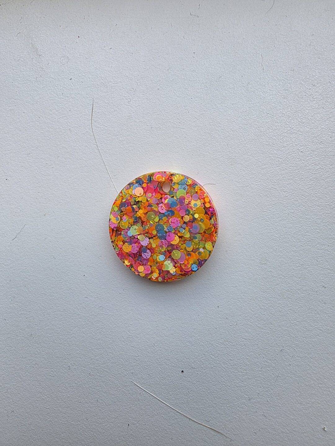 Follow the call of the disco ball – Confetti