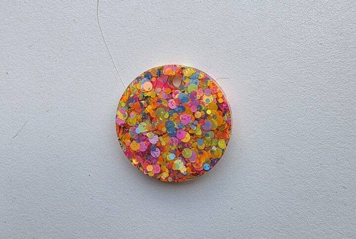 Follow the call of the disco ball - Confetti